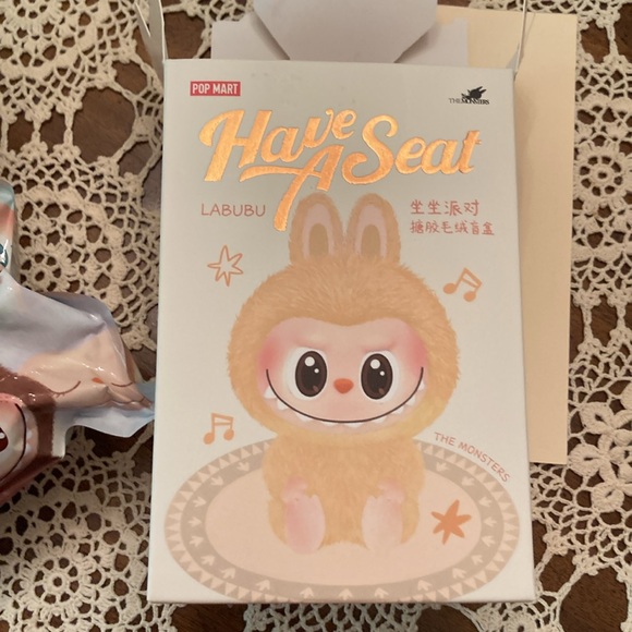 LABUBU, DOLL authentic POP MART,  Have A Seat - QUQU has QR code on box , Blue - Picture 5 of 12